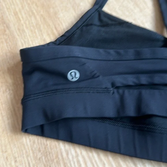 Authentic Lululemon sports bra - Picture 3 of 4